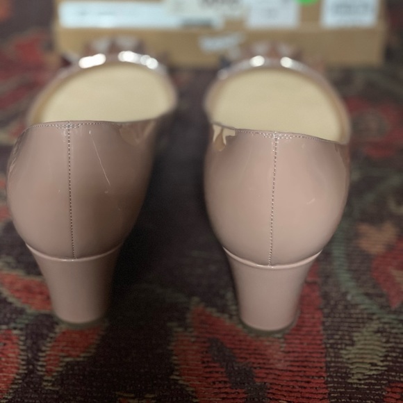 $325.00 - Christian Louboutin 39.5 (9.5B) Iriza 100 Nappy Shiny shoes. - Picture 5 of 6